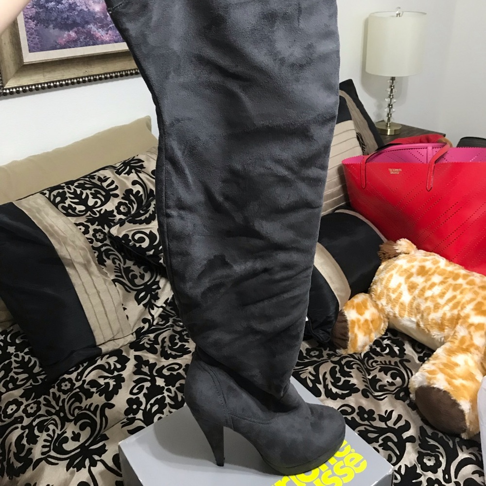‼️SOLD‼️Thigh high suede grey boots